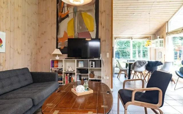 8 Person Holiday Home in Logstor