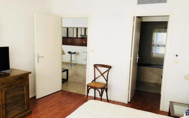 Gray D' Albion Apartment (Adults Only)