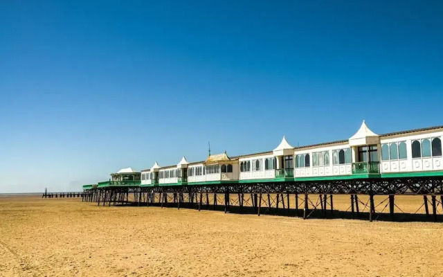 Inviting 1-bed Apartment in Lytham Saint Annes