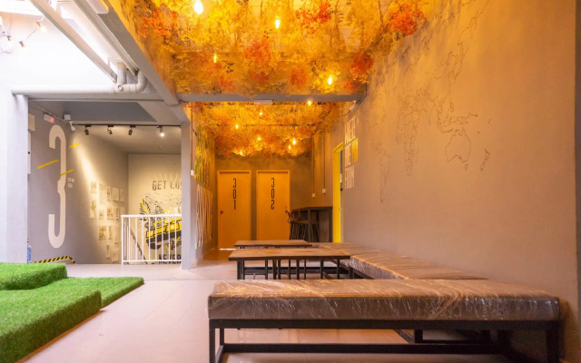 Traveller Bunker Hostel 1