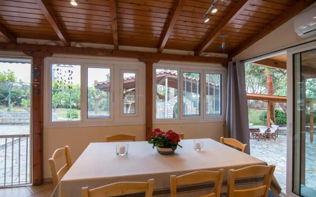 Petrochori Beach House