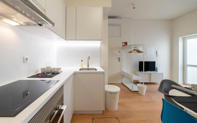 Monsanto Hill House - NO. 565 -1 E