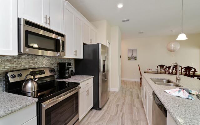 Full Moon Lagoon by VillaDirect