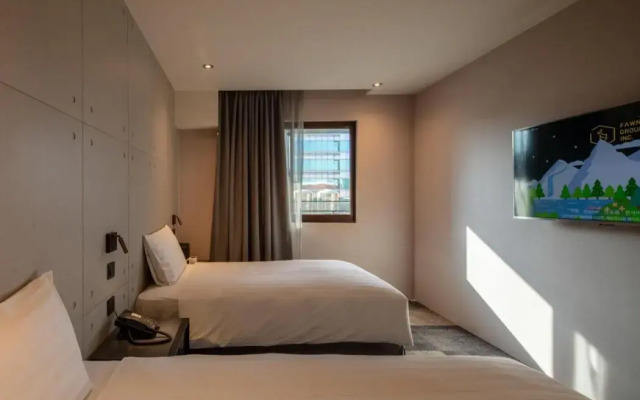Roaders Plus Hotel Theme