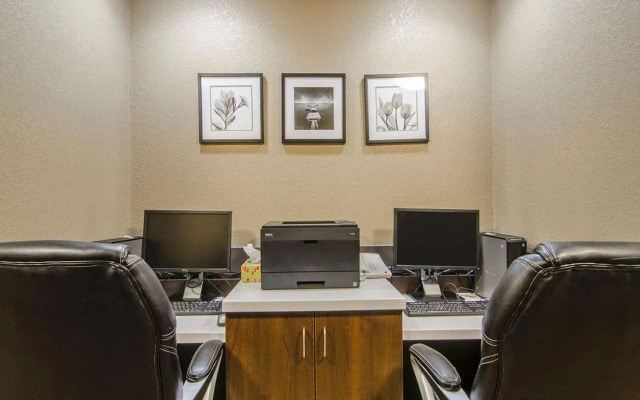 Suburban Extended Stay Hotel Estevan