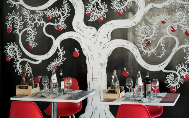 LH Arca Street Art Hotel