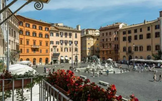 Hub Navona