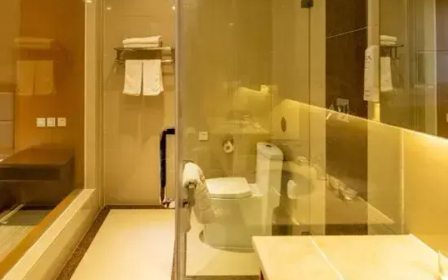 Yujia Hotel (Rongcheng Sakura Lake Sports Park)