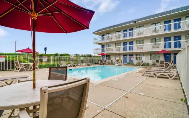 Motel 6 Rolling Meadows, IL - Chicago Northwest