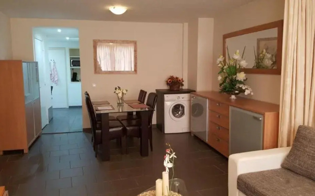 Apartment + Studios Insulinde