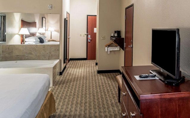 Red Lion Inn & Suites Mineral Wells