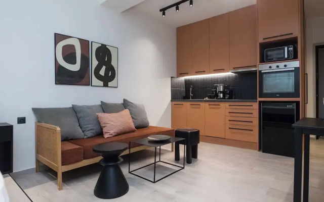 Lovely Brand New Studio byVictoria Metro
