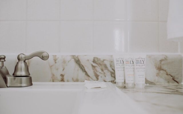 The Bayview Motel - Fort Frances, ON - Lakeside Motel