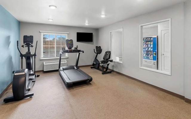 WoodSpring Suites Austin North I-35