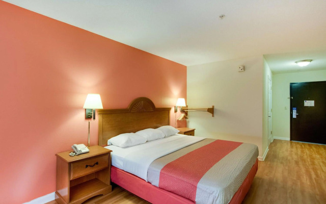 Motel 6 Hinesville, GA