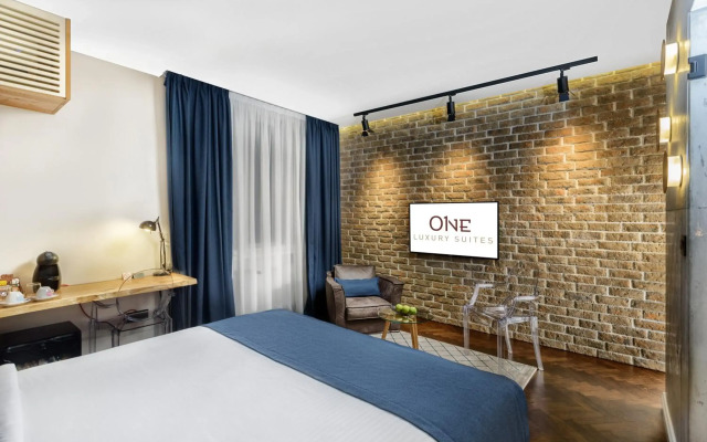 One Luxury Suites