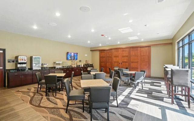 Cobblestone Hotel & Suites-Bellefontaine