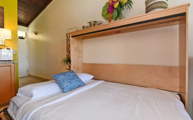 Napili Shores B214 Studio Bedroom Condo