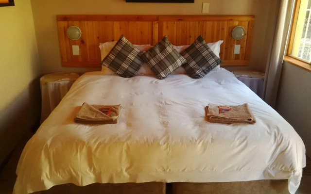 Flintstones Guest House Cape Town