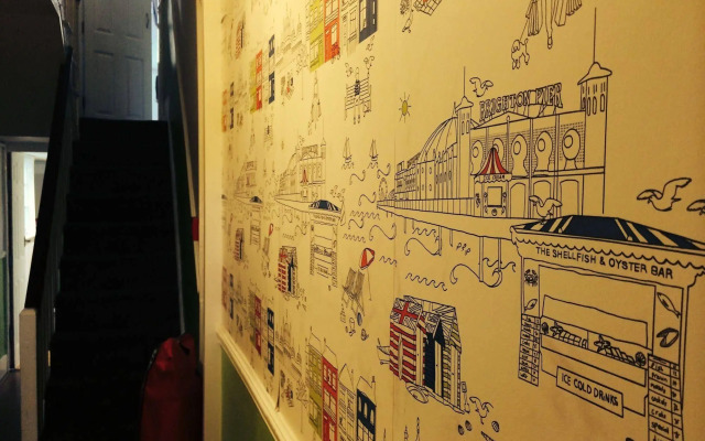 The Grapevine Seafront - Hostel