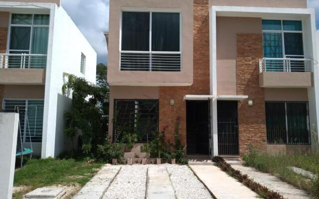 Casa Mexicana Amplia con Seguridad, Alberca y Parking