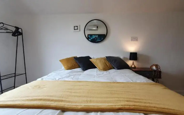 Fast Broadband, Budget Stay, Free Netflix.