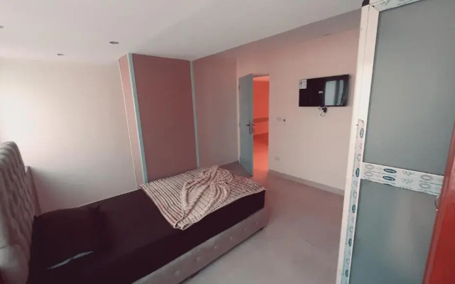 Blue Eyes Hotel