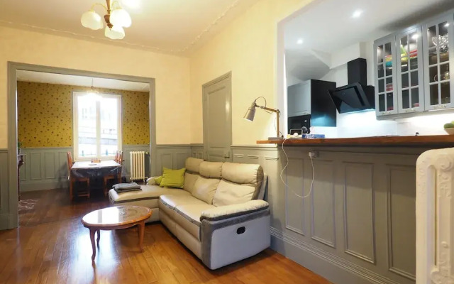 Elegant Bourgeoise Style House