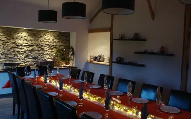 Garden-view Holiday Home in La Roche-en-ardenne