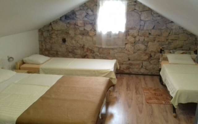 Apartment With one Bedroom in Tribanj, With Enclosed Garden and Wifi -