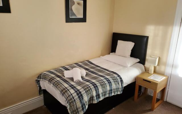 The Queens Arms Hotel