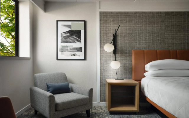 Sheraton Grand Rapids Airport Hotel