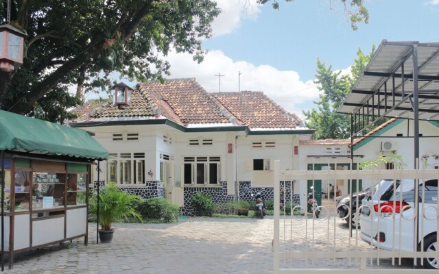 Airy Syariah Keraton Yogyakarta Panembahan 9