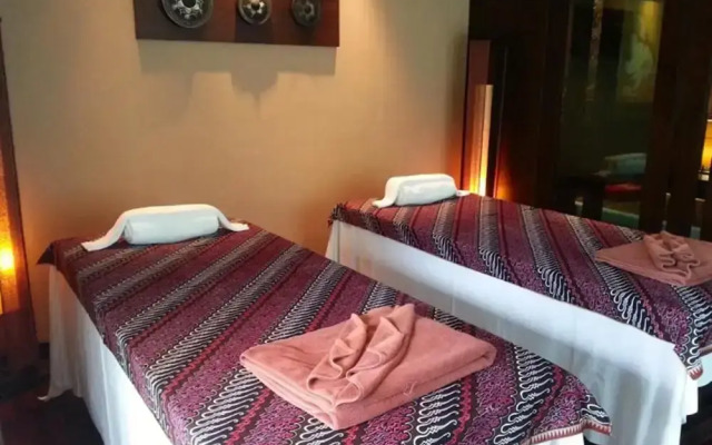 Niramaya Villa & Wellness Resort