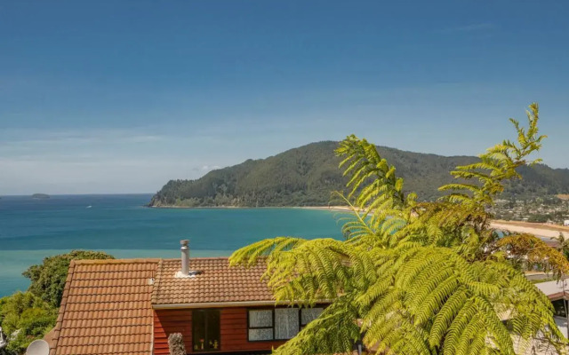Picturesque on Paku - Tairua Holiday Home