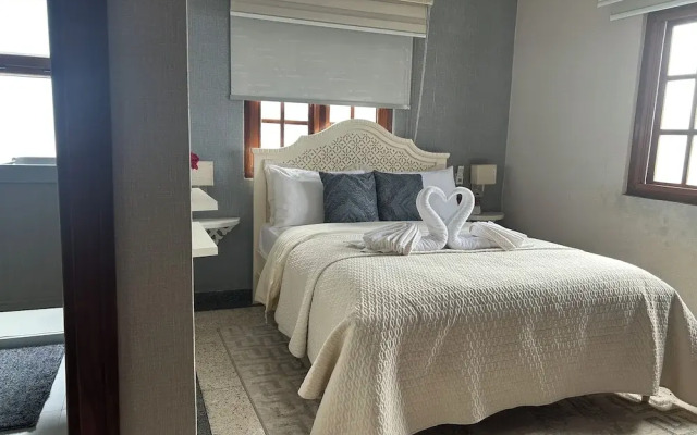 Mango restaurant and apartment hotel