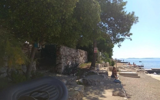 Glory - 100m From Beach - A1