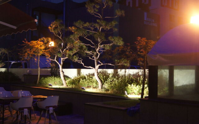 I.Y Hotel