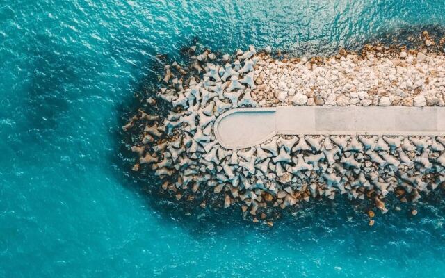 Modern & Stylish Apt of City 5min Beach