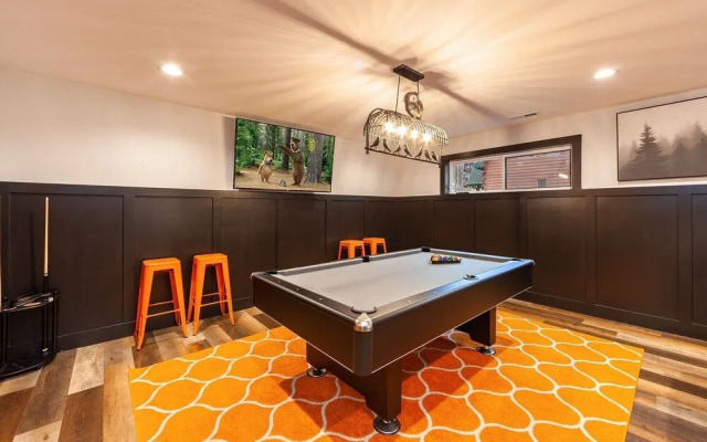 Night Owl 3 Bedroom Cabin by RedAwning