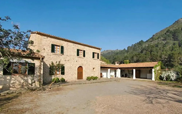 Vall de March Finca Farmhouses by Vida Villas
