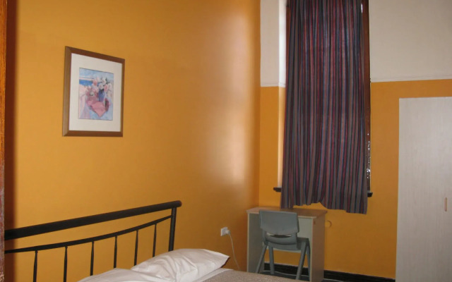 The Old Swan Barracks - Hostel