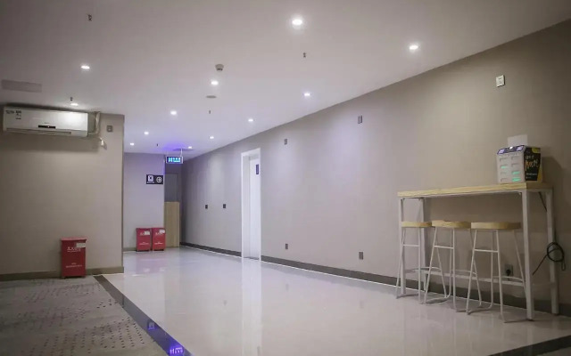 7 Days Premium· Shenzhen Zhuzilin Metro Station
