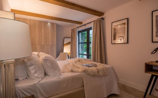 Beachfront Villa Feodora Grande