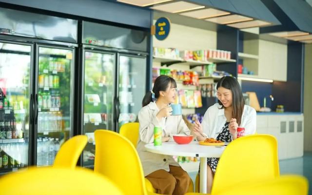 GO Hotel Sriracha at Central Si Racha