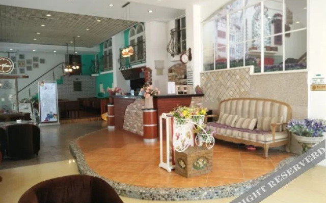 Summer Hotel (Shangchuanfei Beach)