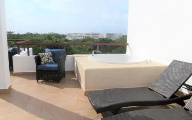 Apartments Steps Away From Pool Facing the Golf Course
