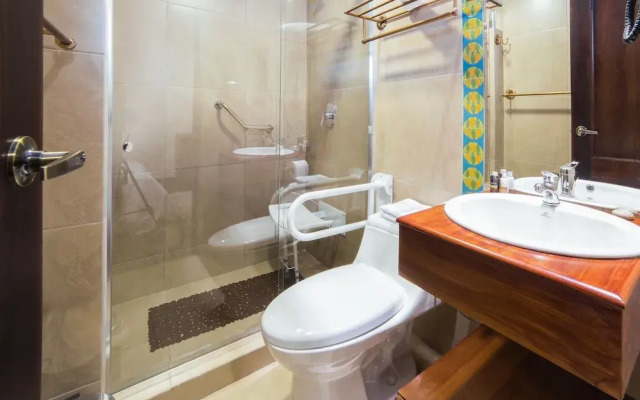 Felicia Hotel & Suites