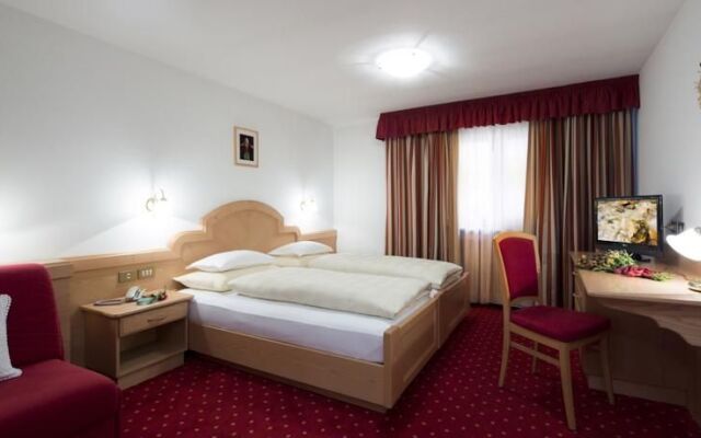 Adria Garni B&B Residence Corvara