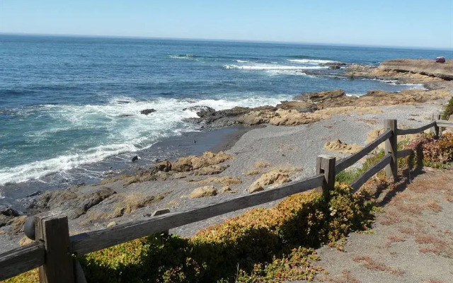Oceanfront Inn at Shelter Cove